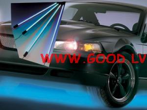 Neona lampu apgaismojums zem auto