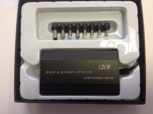 Universlais ldtjs portatvajiem datoriem 220/Auto